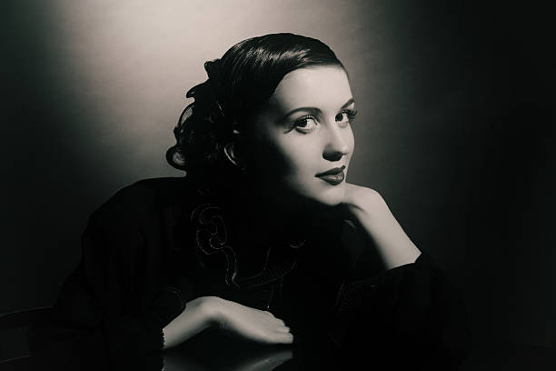 istock Film Noir style Female portrait 483670833