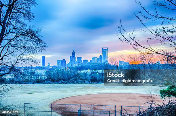 Charlotte A Rainha City Skyline Em Sunrise - Fotografias de stock e mais imagens de Ao Ar Livre - Ao Ar Livre, Arquitetura, Arranha-céu