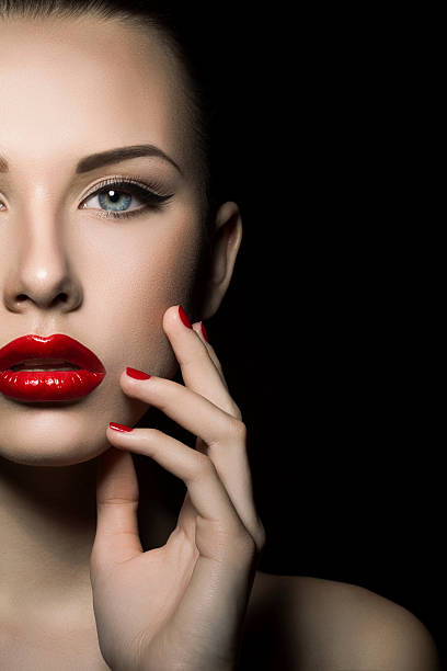 istock Young beautiful woman 483687065