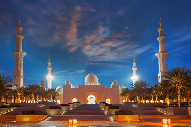 istock Sheikh Zayed mosque in Abu Dhabi, United Arab Emirates 483689037