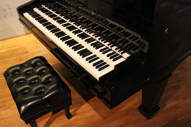 Antique piano keys 8000