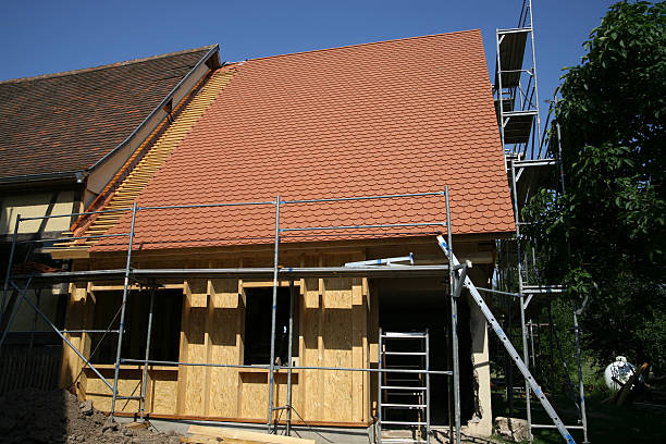 пристройка к дому - home addition roof tile building activity wood стоковые фото и изображения
