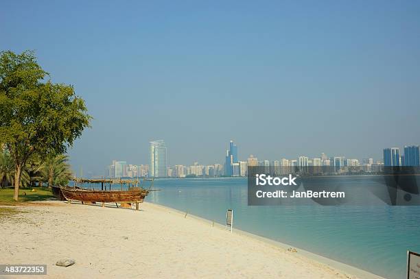 Foto de Cidade De Abu Dhabi e mais fotos de stock de Abu Dhabi - Abu Dhabi, Arquitetura, Arábia