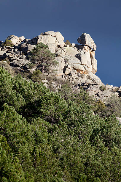 istock Rocks in Cantabric Sea coast 483723689