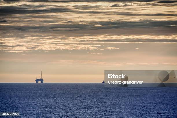 Offshore Fracking Drilling Fracking Rig Stock Photo - Download Image Now - German North Sea Region, North Sea, Fracking