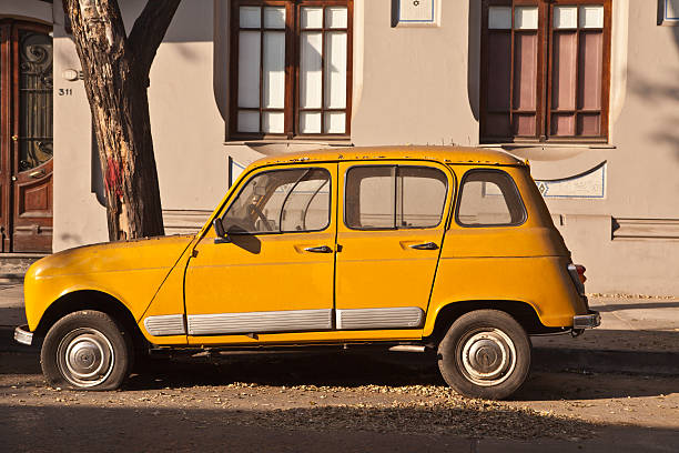 Renault, en la calle Colección de foto 4 latas Renault, en la calle Colección de foto