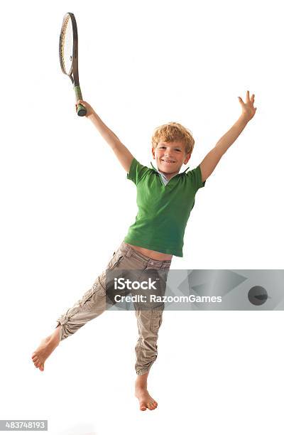 Ragazzo Gioca A Tennis - Fotografie stock e altre immagini di Giocare - Giocare, Giochi per bambini, Infanzia