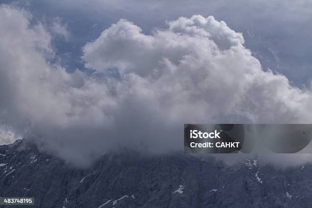 Foto de Alpine Montanha e mais fotos de stock de Alpes europeus - Alpes europeus, Azul, Cena Não-urbana