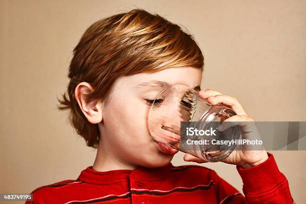 Drinking Water Stockfoto und mehr Bilder von Jungen - Jungen, Trinkwasser, 6-7 Jahre