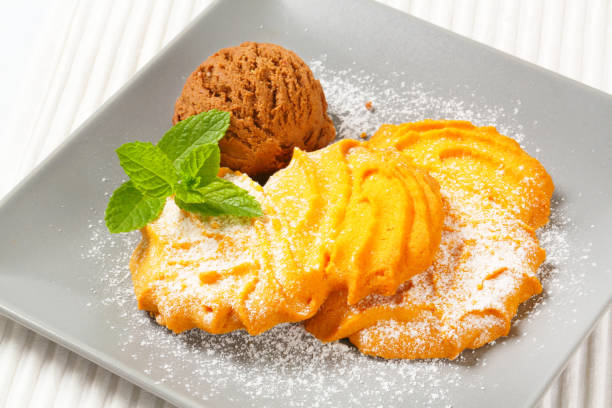 istock Vanilla Spritz cookies with ice cream 483749743