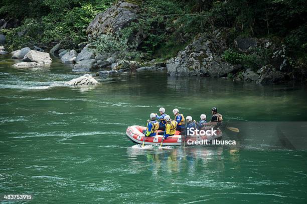 Rafting Lección Foto de stock y más banco de imágenes de Accesorio de cabeza - Accesorio de cabeza, Agua, Aire libre