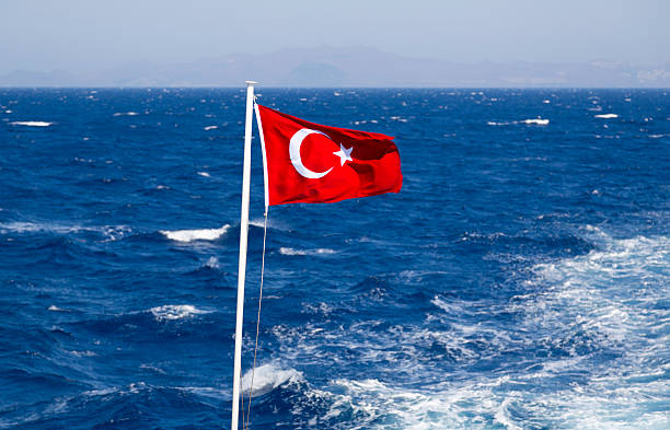 istock Turkish flag at the sea 483758530