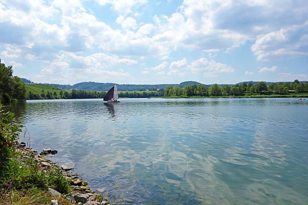 lago breitenau - germany reservoir water tree imagens e fotografias de stock