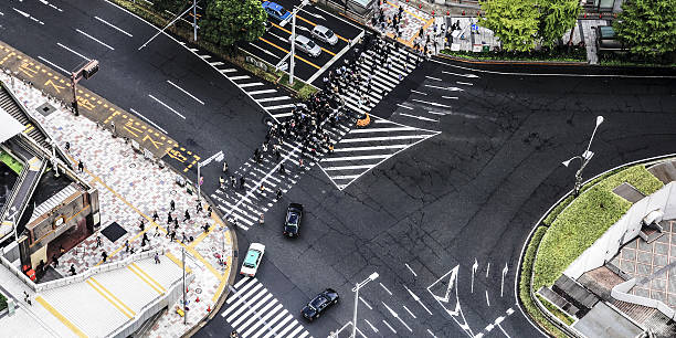 istock Crowded Crossroad in Japan 483770135