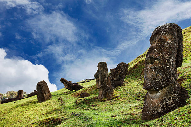 istock Rano Raraku Quarry - Easter Island 483770305