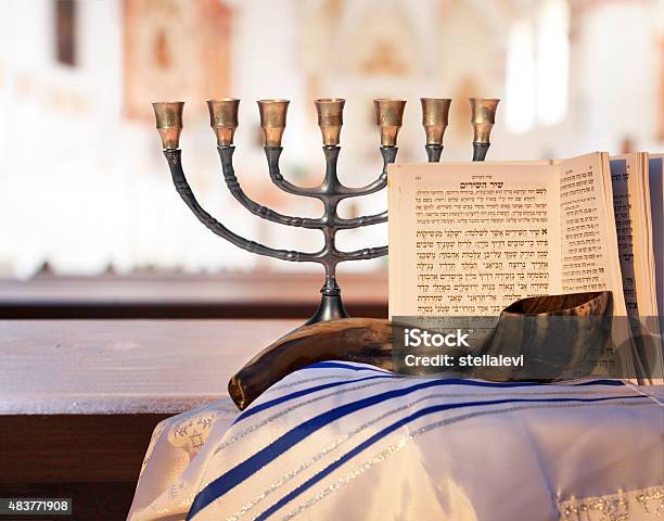 Jüdischen Chanukka Shofar Gebet Buchen Und Talit Stockfoto und mehr Bilder von Rosch Haschana - Rosch Haschana, Jom Kippur, Judentum