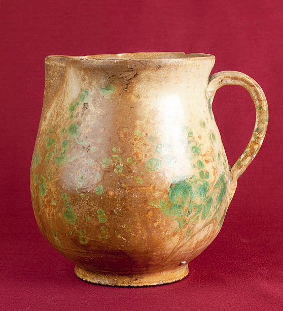 旧ピッチャー - jug pitcher pottery old ストックフォトと画像