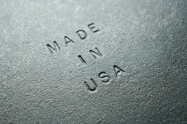 placa de ferro velho gravado com made in usa - made in the usa imagens e fotografias de stock