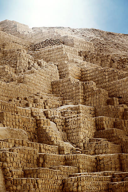 Huaca Pucllana - Lima, Peru Huaca Pucllana is a great adobe and clay pyramid located in the Miraflores district of Lima, Peru. Circa 200 AD to 700 AD of the Huari culture. huari stock pictures, royalty-free photos & images