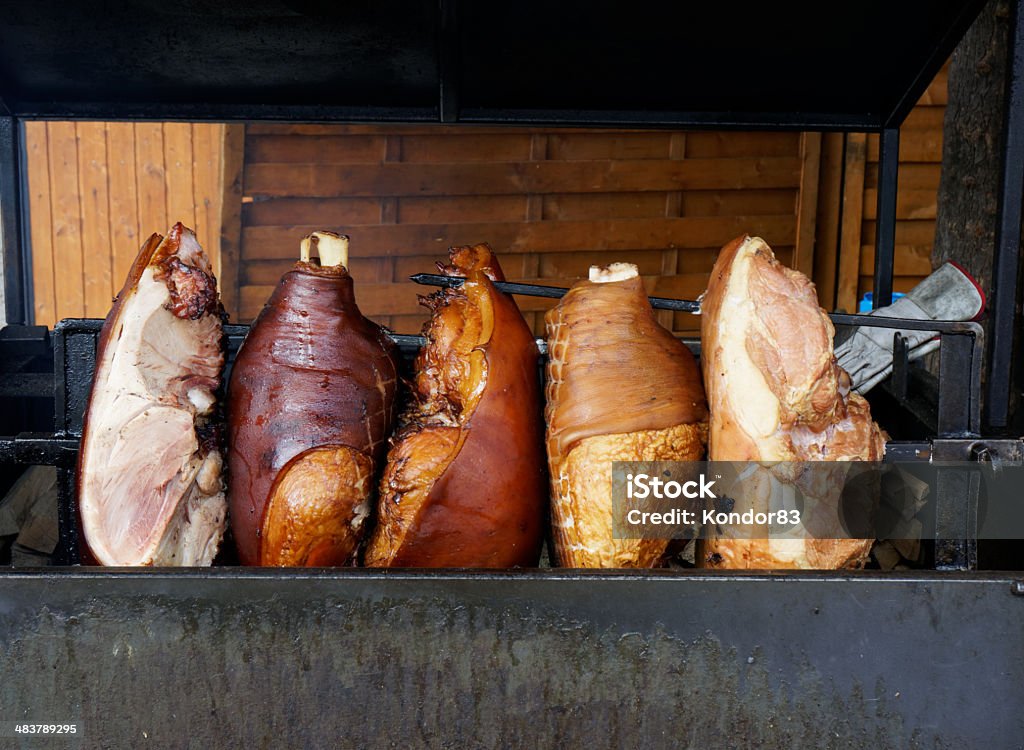 Presunto de carne suína assado no espeto - Foto de stock de Comida royalty-free