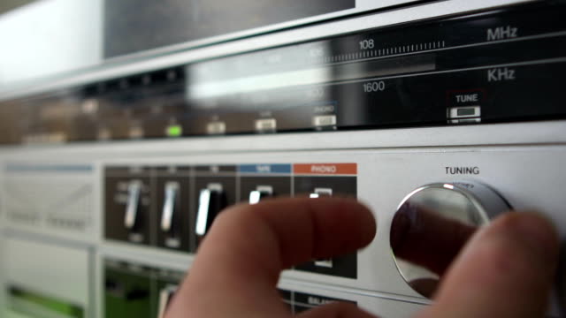tuning and old radio HD
