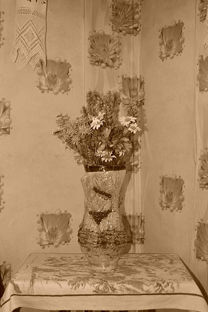 istock Vase with dry flowers 483836854