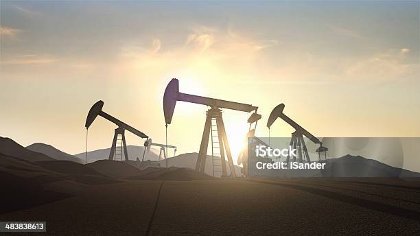 Pompe Dellolio Al Tramonto - Fotografie stock e altre immagini di Petrolio - Petrolio, Benzina, Piattaforma offshore