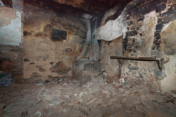 istock Abandoned house in ruins 483856555