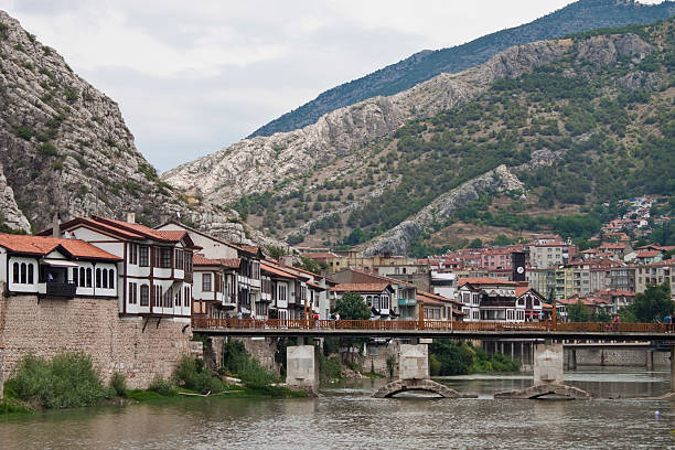 istock Yesilirmak river in Amasya 483856687