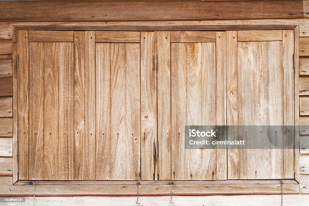 Ventana de madera Vintage - Foto de stock de Anticuado libre de derechos