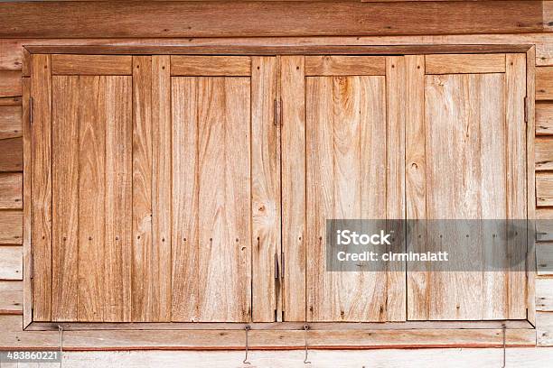 Ventana De Madera Vintage Foto de stock y más banco de imágenes de Anticuado - Anticuado, Antigualla, Antiguo