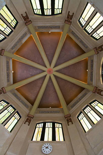 foto de cubierta de cúpula con vitrales - dome skylight stained glass glass fotografías e imágenes de stock