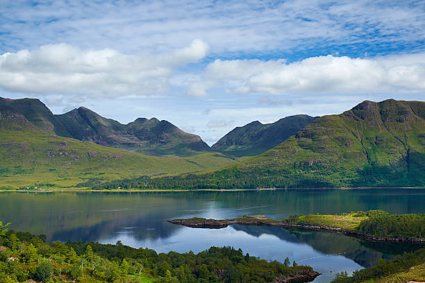 cabedal loch torridon - torridon - fotografias e filmes do acervo