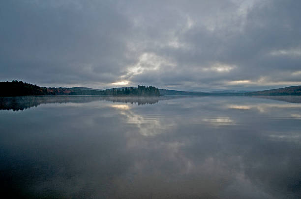 istock Lake of Two Rivers, Alconquin parc Canada 483879218