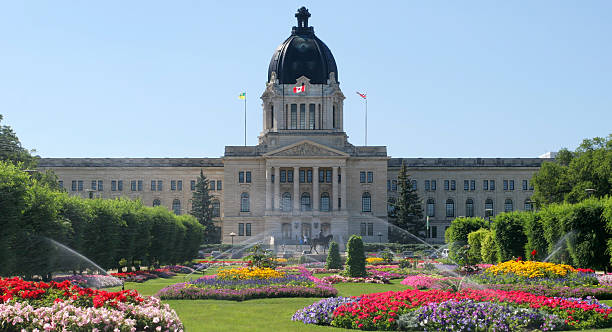 saskatchewan parlament, regina - saskatchewan stock-fotos und bilder