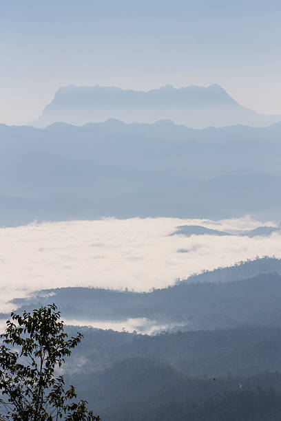 istock Sea Of Mist With Doi Luang Chiang Dao 483913317