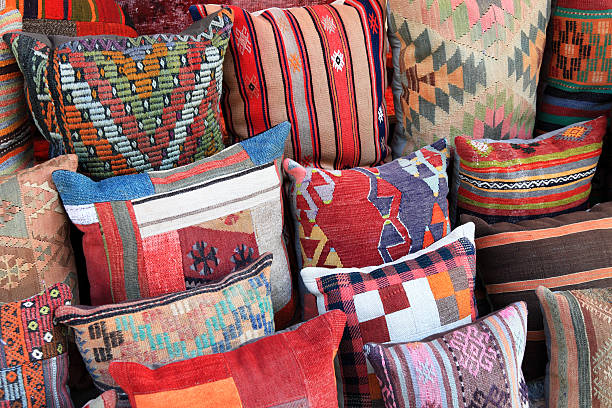 almofadas turco - pillow cushion red textile - fotografias e filmes do acervo