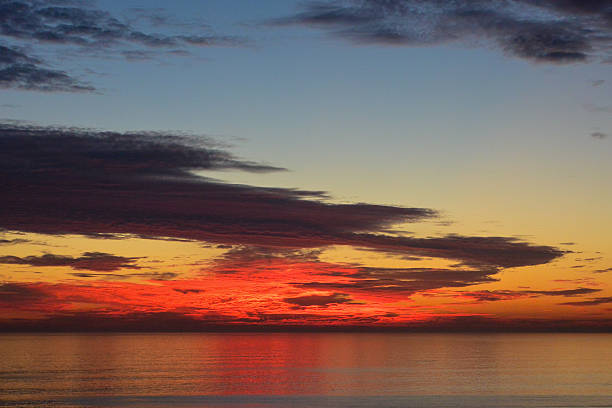 istock Beautiful Sunset Over the Ocean 483923730