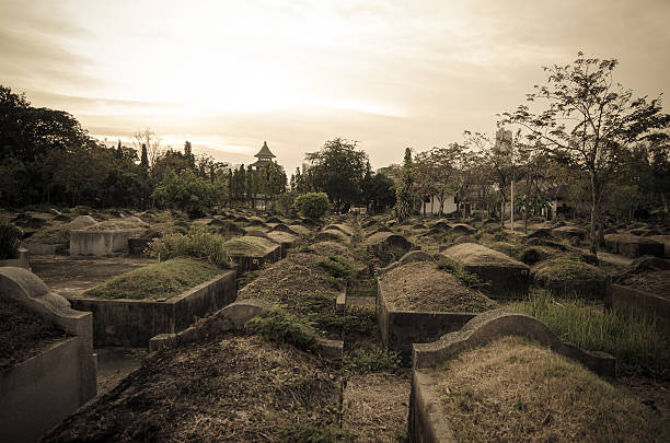 이 qingming festival - kanchanaburi province sky cemetery thailand 뉴스 사진 이미지