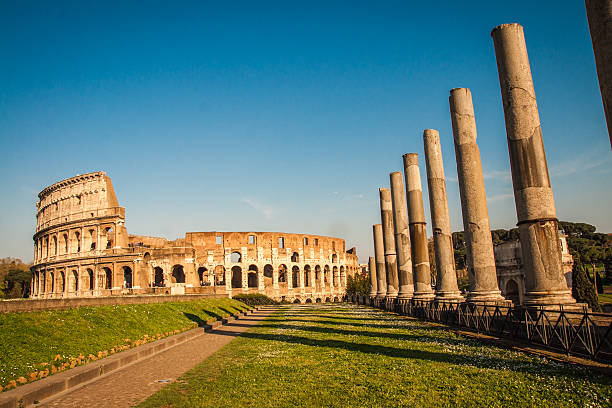 istock Ruines of Colloseum 483929084