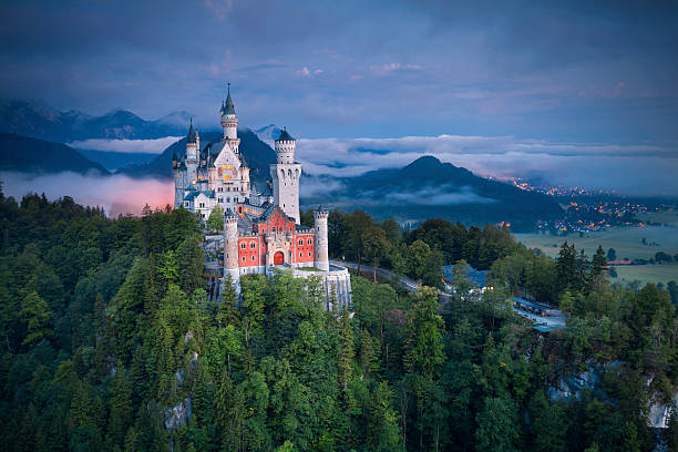 château de neuschwanstein, en allemagne. - neuschwanstein photos et images de collection