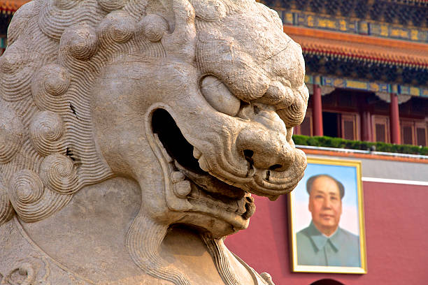 istock Guardian Lion Statue and Mao, Tiananmen, Beijing 483948658