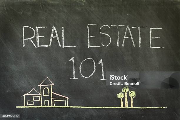 Clase De Inmobiliaria Foto de stock y más banco de imágenes de Número 101 - Número 101, Pizarra - Medios visuales, Propietario de casa