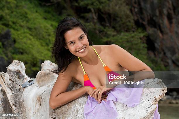 Colpo Di Moda Di Un Philippina Sulla Spiaggia Esotica - Fotografie stock e altre immagini di Adulto