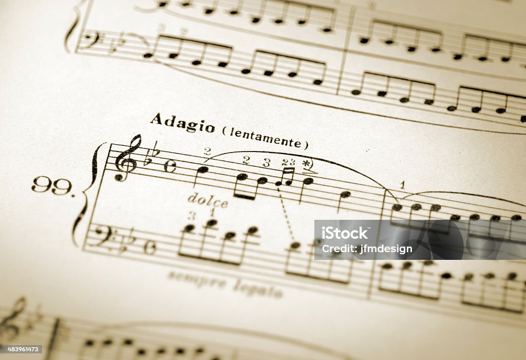 Lento Adagio Clásica Foto de stock y más banco imágenes Música - Música, visuales, Adagio - Tempo - iStock