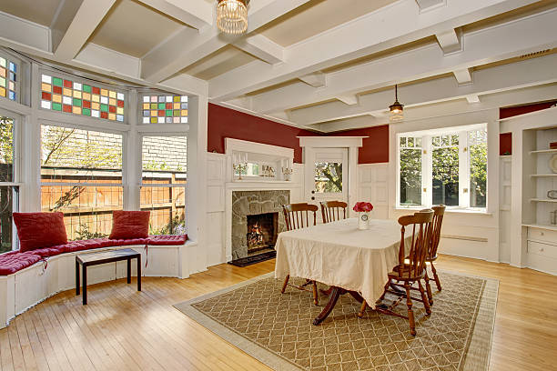 istock Exquisit dinning room with autumn colors. 483966128