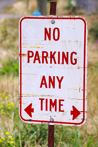 istock Close on No Parking Sign 483983800
