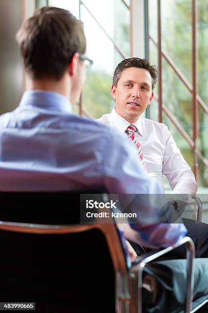 Businessjob Interview Stockfoto und mehr Bilder von Zwei Personen - Zwei Personen, Geschäftsbesprechung, Bewerbungsgespräch