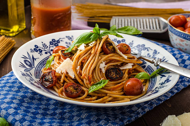 istock Wholemeal pasta with roasted tomato 484013626