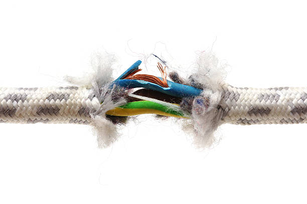 garantía problema concepto con rotura de cable - faulty fotografías e imágenes de stock